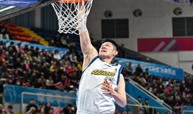 kaiyun-超广东升第一！广厦拒青岛29分逆转 胡金秋31+8+6赛季新高