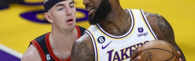 开云APP-右脚肌腱撕裂火速康复 詹姆斯对冲击前六信心十足