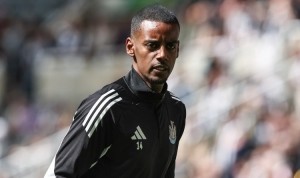 开云APP-纽卡斯尔球迷赛后怒喷伊萨克：一个贪婪的xx