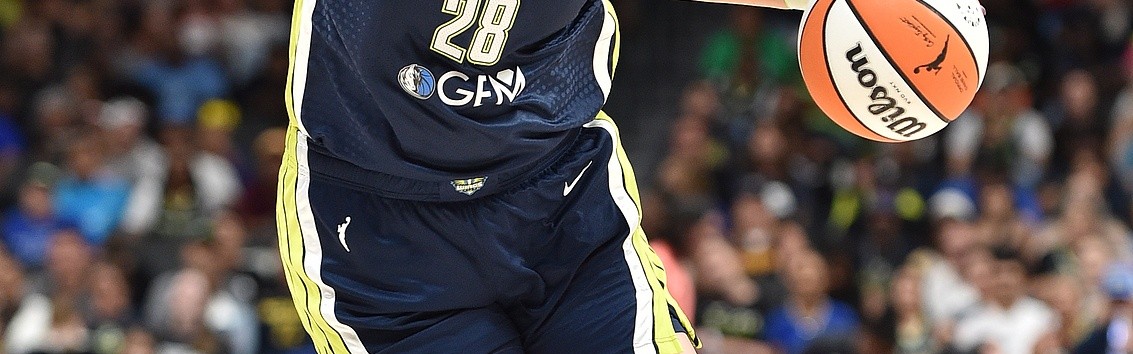 开云体育下载-上上场20分新高！上一场受伤！李月汝左膝受伤明日比赛出战成疑