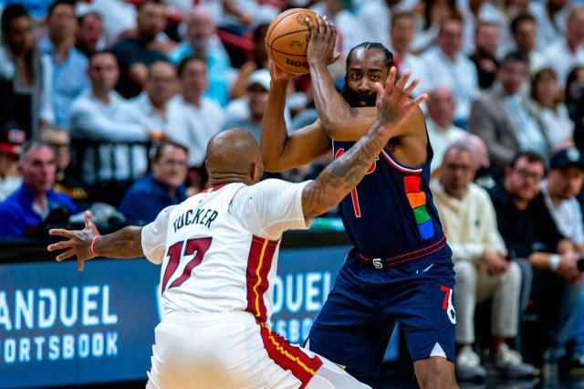 1652085040811039587.jpeg HEAT_SIXERS_DAV120.jpeg